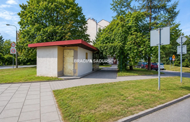 WOLNOSTOJĄCY KIOSK HANDLOWY | PETÖFIEGO | NOWA HUT