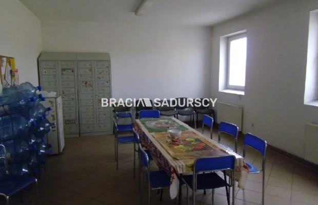 *Zdjęcia należą do właściciela oferty.     
 
Okolice Myślenic    

   Do wynajęcia hala produkcyjno-biurowa z 2004 roku    

 
