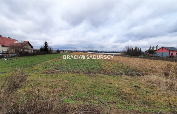 Działka budowlana-inwestycyjna 