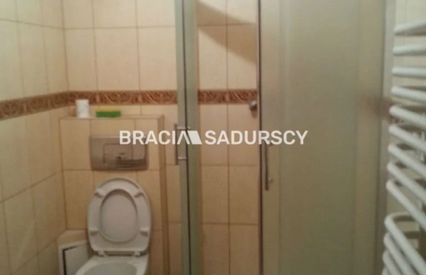 *Zdjęcia należą do właściciela oferty.  
 
Polecamy do wynajęcia lokal o powierzchni 265 m2, usytuowany na I piętrze budynku pr