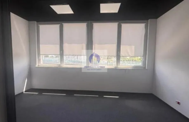 Włochy: lokal biurowy 91,30 m2 do wynajęcia