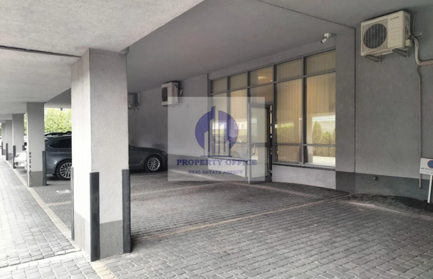 Włochy: lokal biurowy 334,85 m2 do wynajęcia