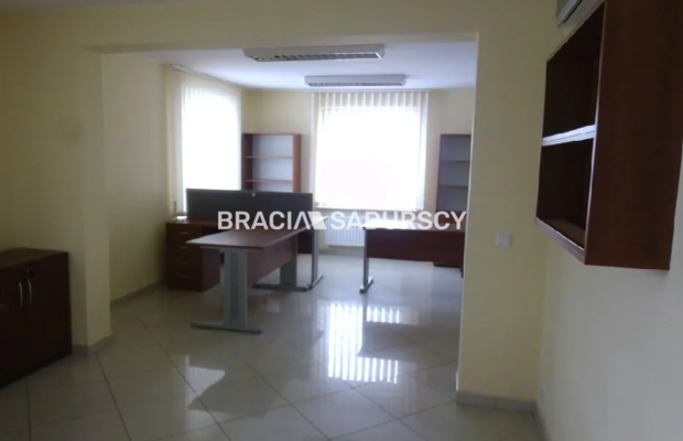 *Zdjęcia należą do właściciela oferty.   

   Do wynajęcia reprezentacyjny lokal biurowy klasy A o powierzchni 180 m² znajdując