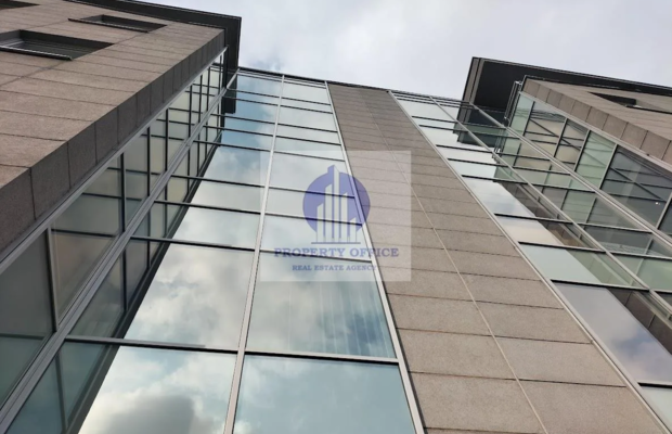 Włochy: lokal biurowy 334,85 m2 do wynajęcia
