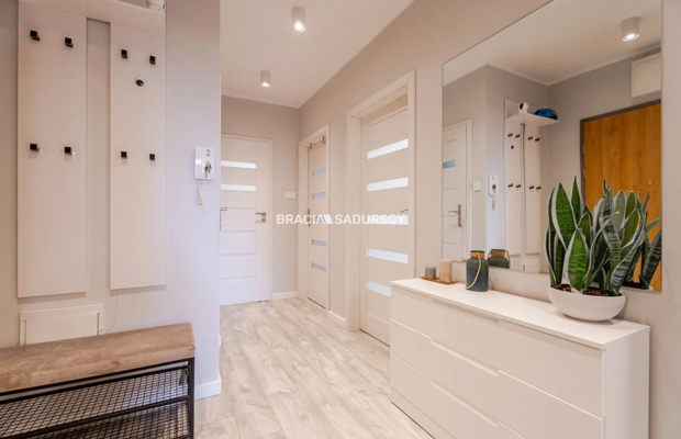 SERENADA|3POK|PARKING|BALKON|58,60M