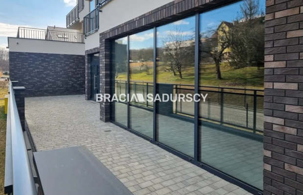 Lokal usługowy w Skawinie, Nowa Cena 7500 m2