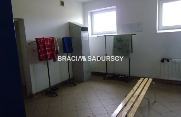 *Zdjęcia należą do właściciela oferty.     
 
Okolice Myślenic    

   Do wynajęcia hala produkcyjno-biurowa z 2004 roku    

 