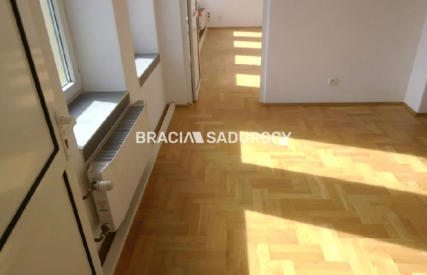 *Zdjęcia należą do właściciela oferty.   
 
Polecamy do wynajęcia atrakcyjne piętro leżące na II piętrze biurowca o powierzchni