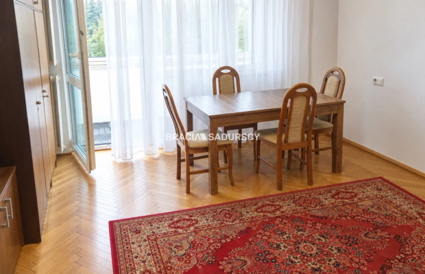 Mieszkanie 48 m² Nowa Huta - os. Zgody  
 

 Do wynajęcia przestronne, funkcjonalne, dwupokojowe mieszkanie z dwoma balkonami o
