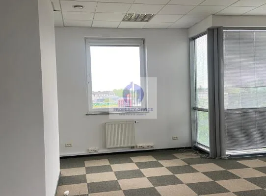 Włochy: lokal biurowy 81,04m2 do wynajęcia