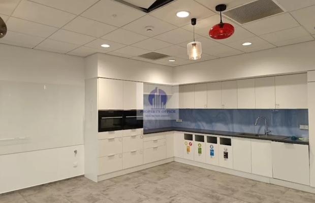 Włochy: lokal biurowy 1301,11 m2 do wynajęcia