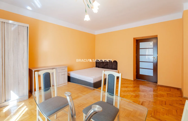 Kraków - Nowa Huta, os. Ogrodowe | 53 m² | 2 pokoje + osobna kuchnia | 3. piętro 

 Do wynajęcia mieszkanie o powierzchni  53 m