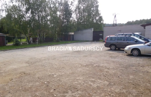 Zdjęcia należą do właściciela oferty. 
 
Do sprzedania nieruchomość produkcyjno-mieszkalna o powierzchni całkowitej 1027 m2 leż