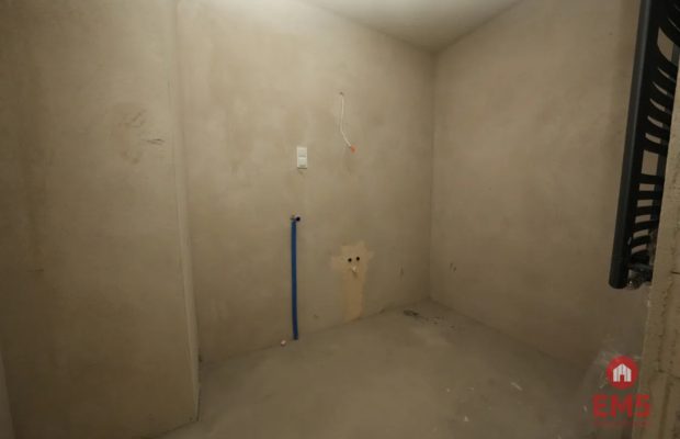 3 pokoje, wysokie 2,75m , ogrzewanie podłogowe.