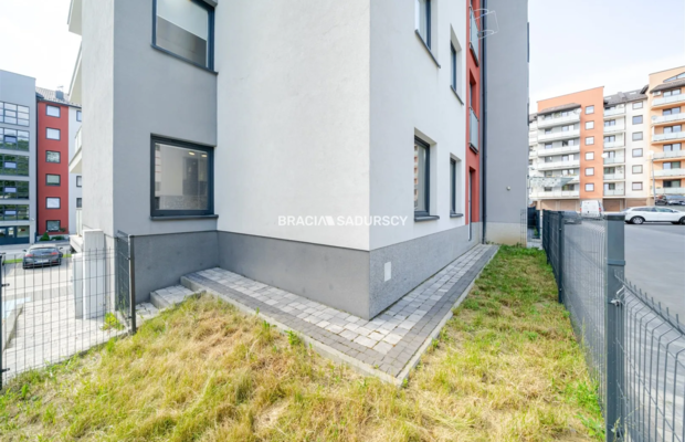 Bochnia, 2-pokojowe mieszkanie o powierzchni 37 m² wraz z miejscem postojowym. 
Do wynajęcia mieszkanie położone na parterze pi