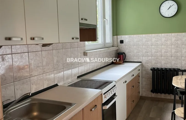 Nowa Huta, os. Spółdzielcze. Mieszkanie 2 pokojowe z osobną kuchnią i balkonem - 51,59 m 2 .  

 Mieszkanie usytuowane na 2 pię