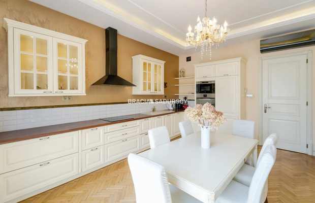 Apartament z duszą tuż przy Plantach, klima, winda