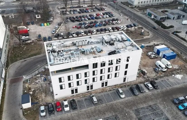Gotowa powierzchnia biurowo-usł., okolice M1