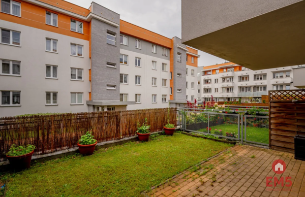 Dwa pokoje, Parter, ogród