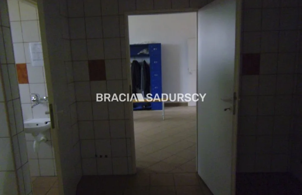*Zdjęcia należą do właściciela oferty.     
 
Okolice Myślenic    

   Do wynajęcia hala produkcyjno-biurowa z 2004 roku    

 