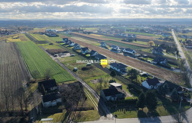 Działka budowlana o pow. 34 arów w Krakowie - Nowej Hucie   
 
Przedmiotem oferty jest działka o nr  307    położona w obrębie 