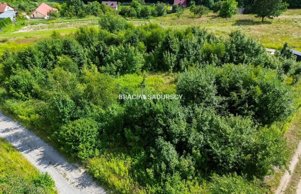 27 AR działki budowlanej w Mnikowie