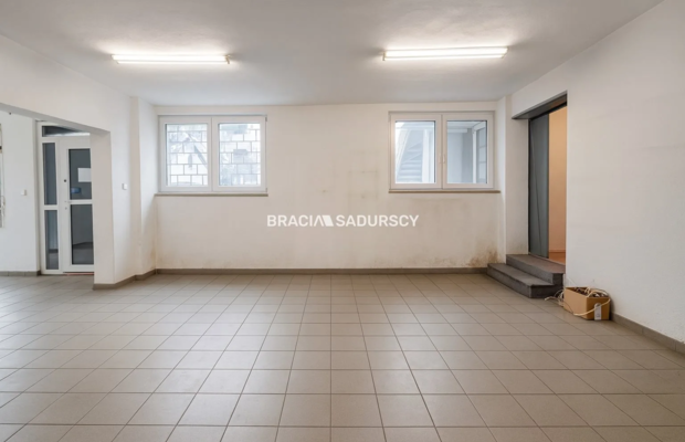 Lokal handlowo-usługowy w centrum Proszowic!