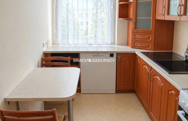 Mieszkanie 48 m² Nowa Huta - os. Zgody  
 

 Do wynajęcia przestronne, funkcjonalne, dwupokojowe mieszkanie z dwoma balkonami o