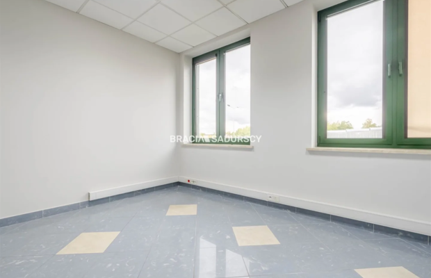 LOKAL OK 15,5 M2 BIUROWY PRĄDNIK BIAŁY -BIUROWIEC