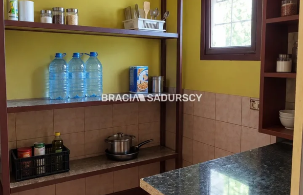 WOLNOSTOJĄCY KIOSK HANDLOWY | PETÖFIEGO | NOWA HUT
