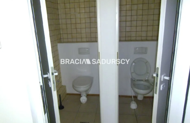 *Zdjęcia należą do właściciela oferty.   
 
Polecamy do wynajęcia atrakcyjne piętro leżące na II piętrze biurowca o powierzchni