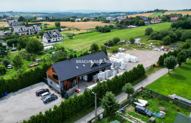 Budynek pod siedzibę firmy obrzeża Krakowa 