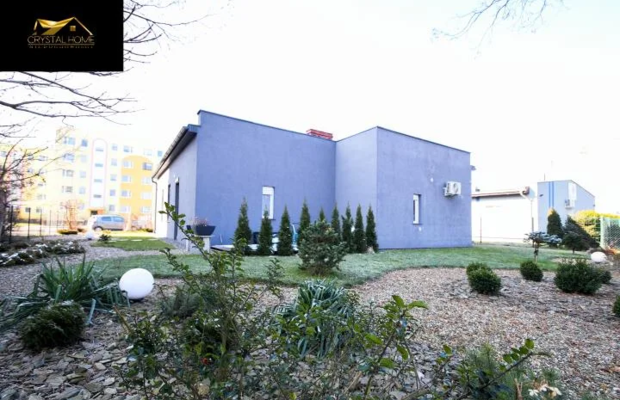 Budynek wolnostojący 184m2 z parkingkiem
