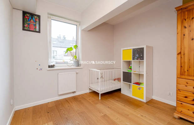 Sosnowiecka | 2 pok. | zielony widok z balkonu