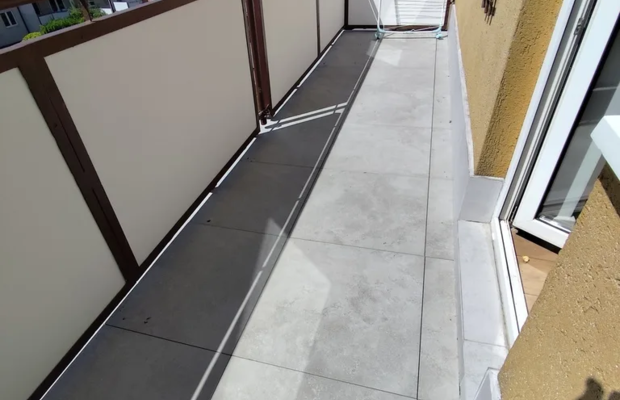 Do sprzedaży dwa pokoje z dużym balkonem