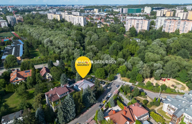 Klimatyczny, wolnostojący dom w sąsiedztwie parku