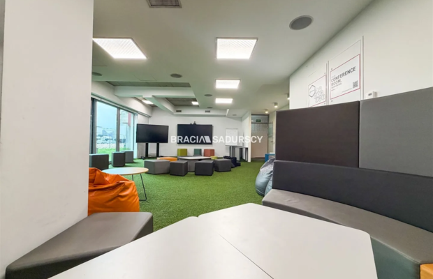 Lokal usługowo-biurowy, 170 m², Zabłocie, parter