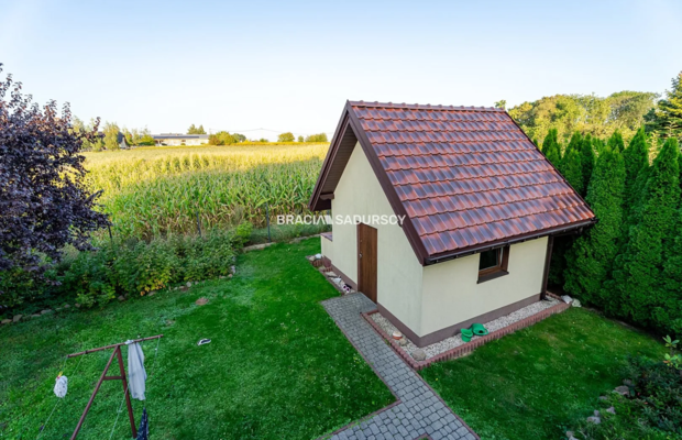Dom w Centrum Kocmyrzowa, dwa wejścia, garaż 