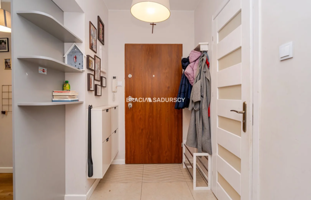Sosnowiecka | 2 pok. | zielony widok z balkonu