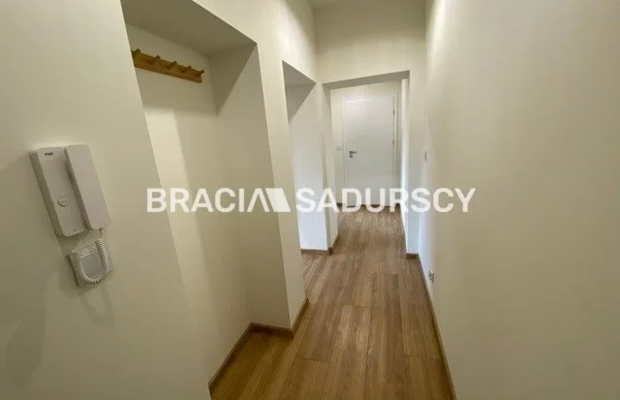 Na sprzedaż: mieszkanie 82 m²  - Kalwaria Zebrzydowska  

   Nowoczesne 2-pokojowe mieszkanie z dużym balkonem i możliwością ar