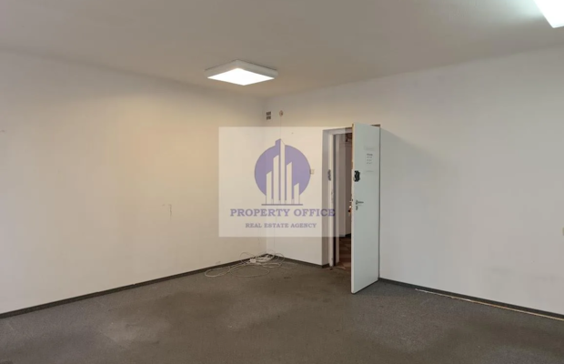 Włochy: lokal biurowy 28,60m2 do wynajęcia