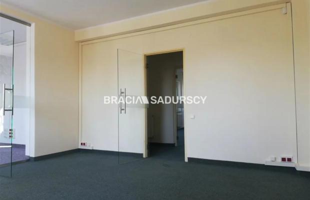 *Zdjęcia należą do właściciela oferty.   

   
Powierzchnie biurowe znajdują się na I piętrze budynku 
(łączna powierzchnia - o