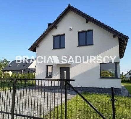 Domy 4 pokoje.  Rączna/Kaszów
