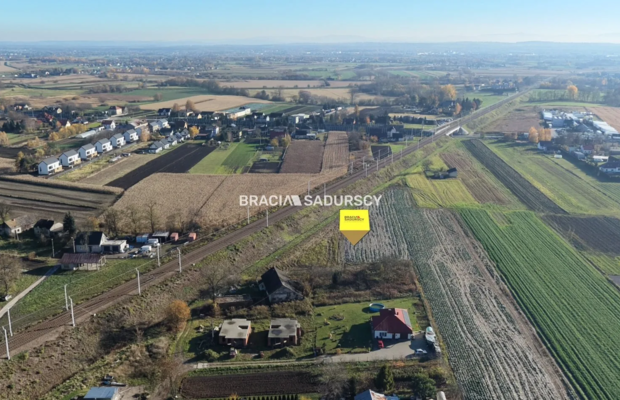 Działka rolna o pow. 26 arów w Krakowie - Nowej Hucie   
 
Przedmiotem oferty jest działka o nr  293  położona w obrębie  NH-22