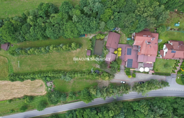 Kompleks Komercyjny 820 m² u stóp Beskidu Wyspowego | Działka 1,45 ha | Iwkowa  

  Szukasz unikalnej nieruchomości z potencjał