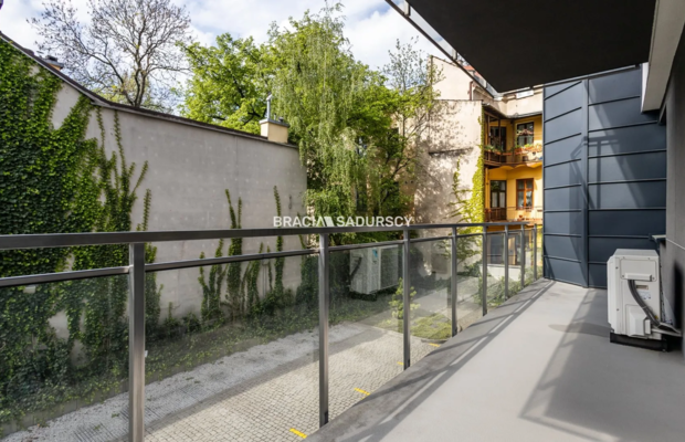 Biurowiec okolica Galerii krakowskiej 