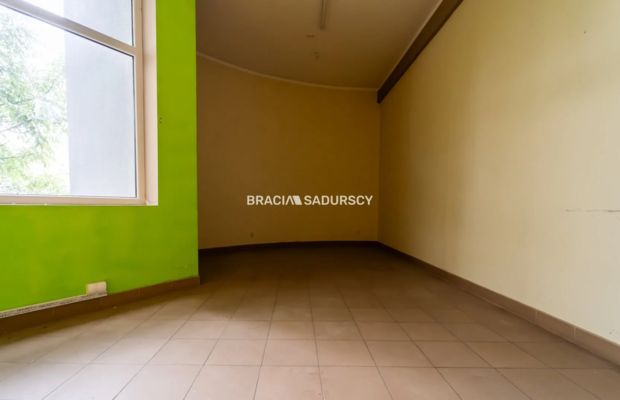 Lokal przy placu Bieńczyckim, Kraków Bieńczyce