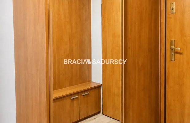 2 pokoje, balkon, miejsce postojowe, piwnica