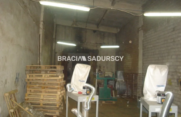 *Zdjęcia należą do właściciela oferty.   
 
Do wynajęcia hala produkcyjna leżąca w Skawinie. 

 Hala o powierzchni 700m² idealn