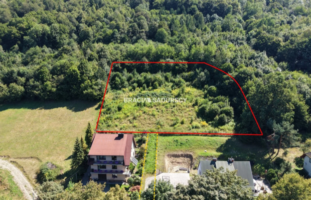 Twój azyl pod lasem z widokiem na góry - widokowa działka budowlano-rolna 3 012 m² | Sucha Beskidzka, os. Garce  

  Szukasz mi